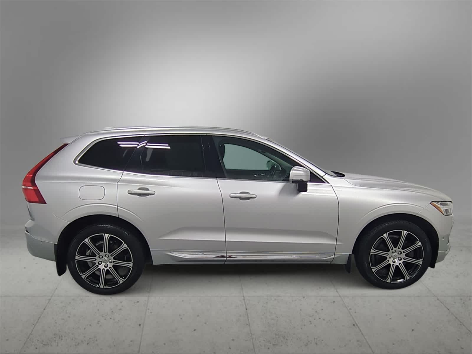 Thumbnail: 2018 Volvo XC60 - 9