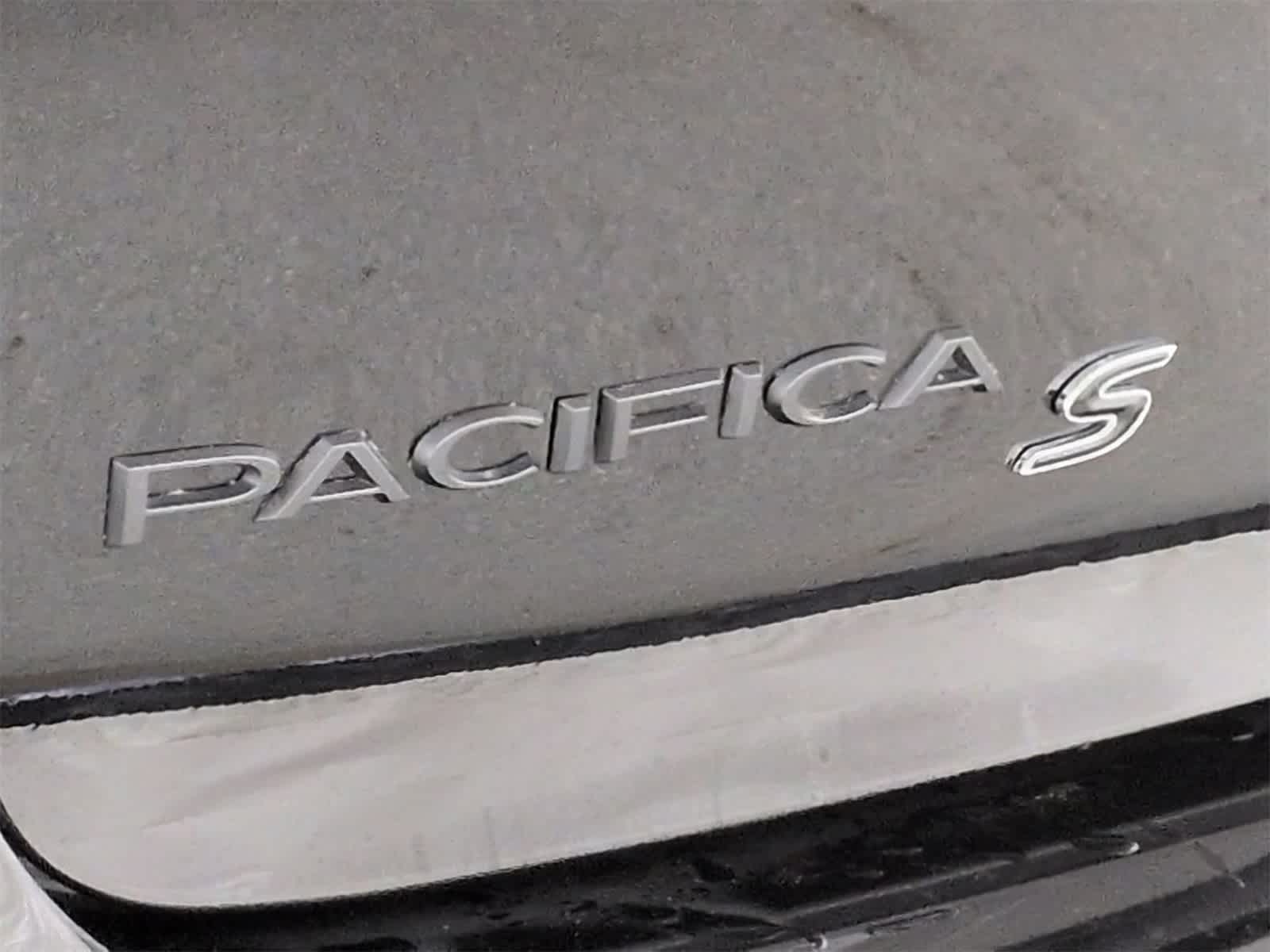 Thumbnail: 2025 Chrysler Pacifica - 13