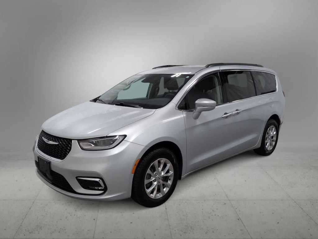 Used 2022 Chrysler Pacifica Touring L Van Passenger Van