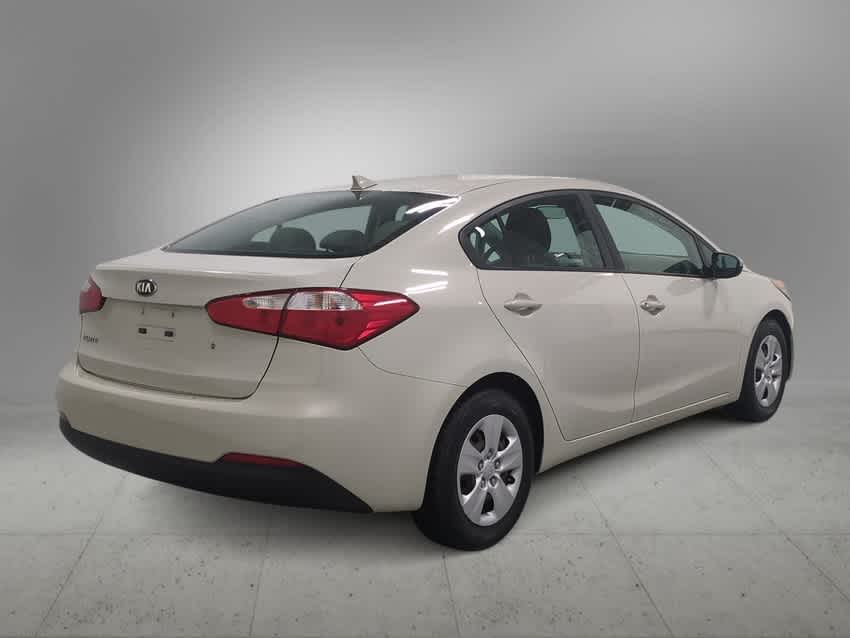 Thumbnail: 2015 Kia Forte - 8