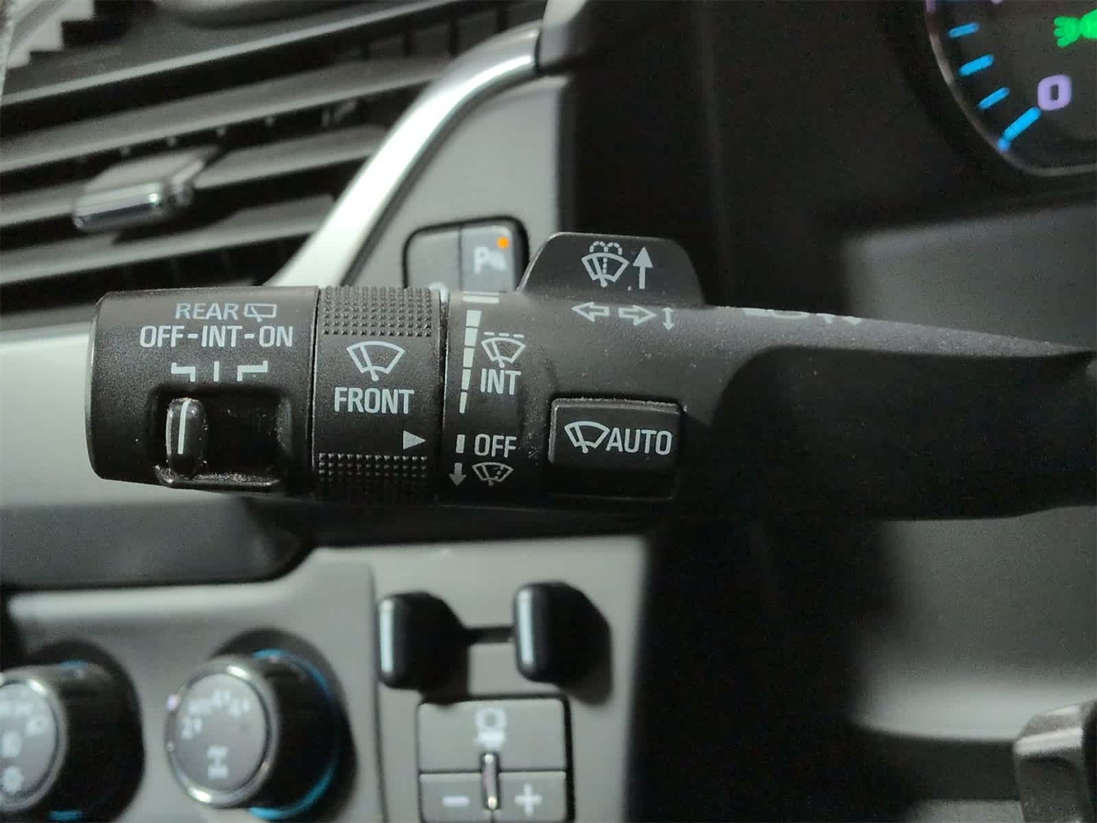 Thumbnail: 2018 Chevrolet Suburban - 28