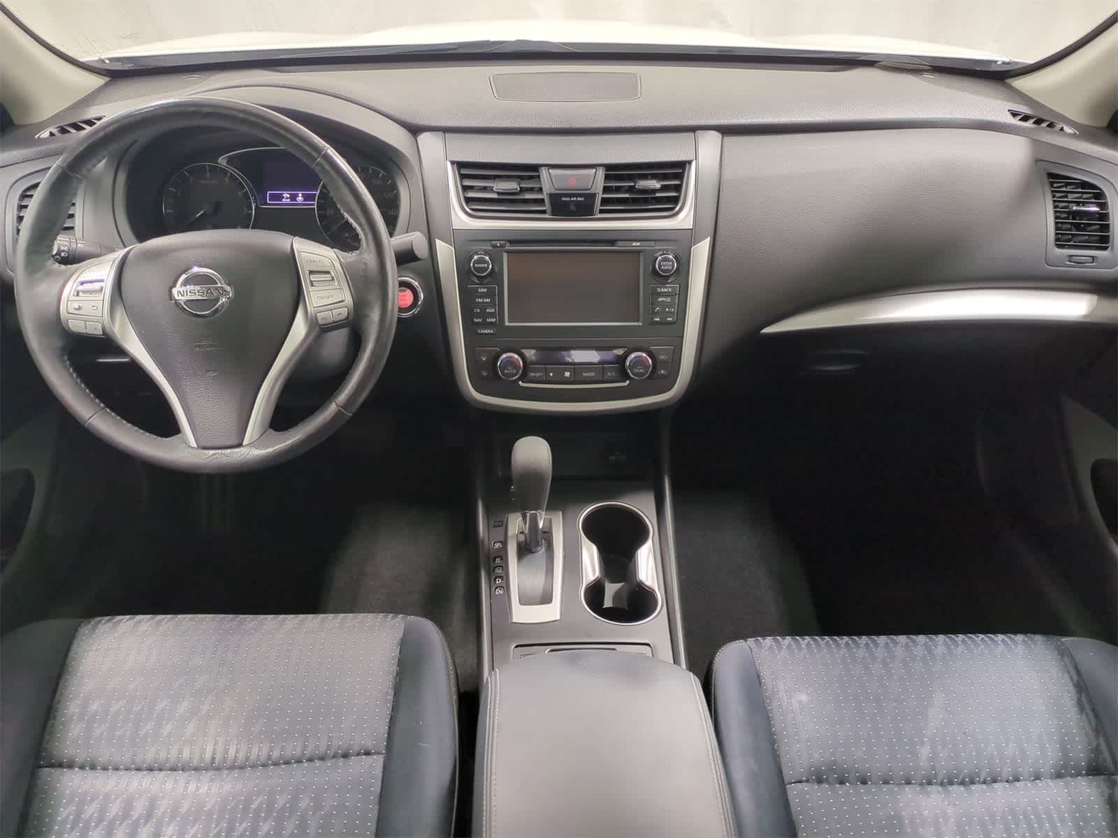 Thumbnail: 2016 Nissan Altima - 16
