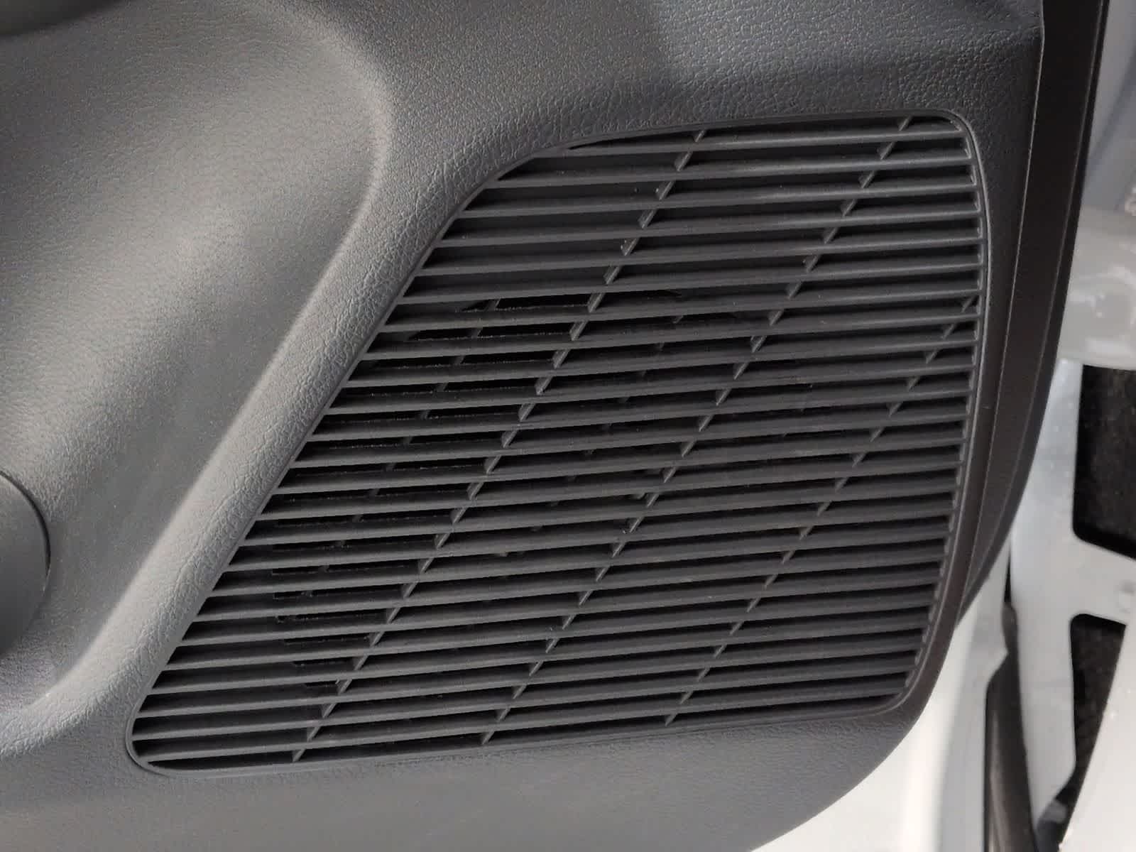 Thumbnail: 2026 Nissan Kicks - 32