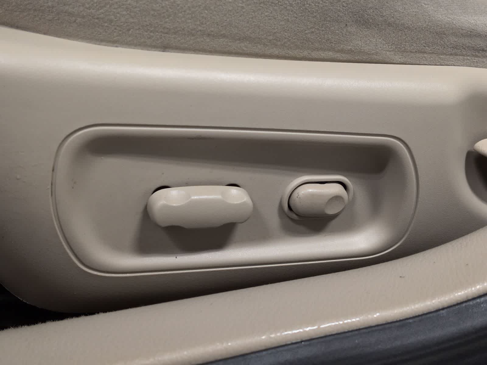 Thumbnail: 2008 Buick LaCrosse - 18