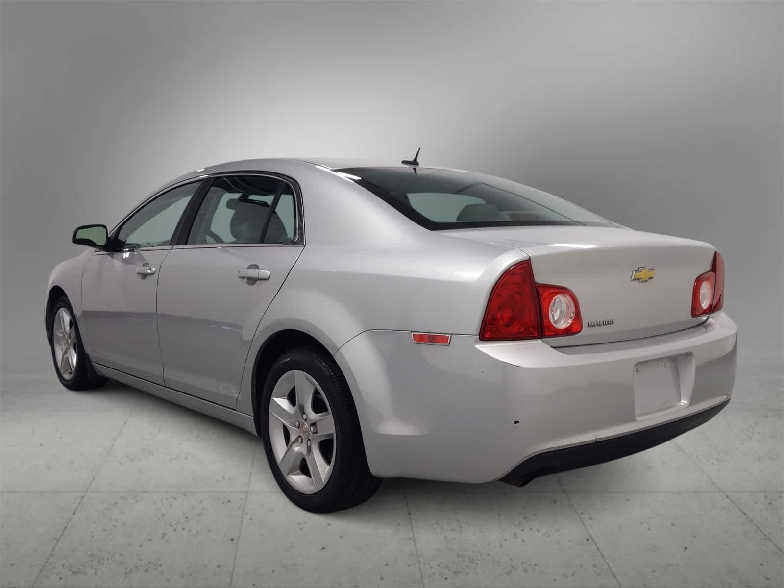 Thumbnail: 2011 Chevrolet Malibu - 6