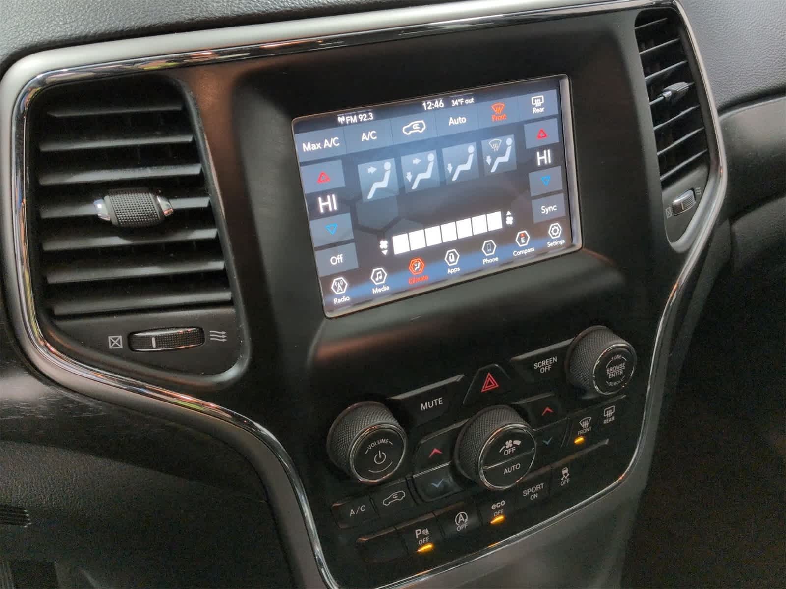 Thumbnail: 2018 Jeep Grand Cherokee - 28