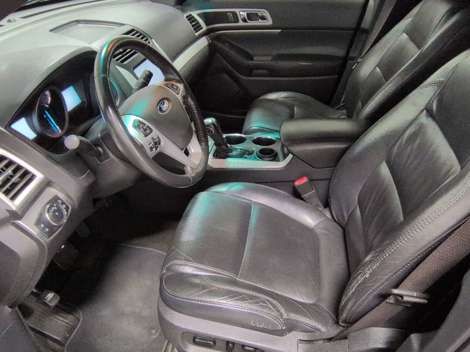 Thumbnail: 2012 Ford Explorer - 17