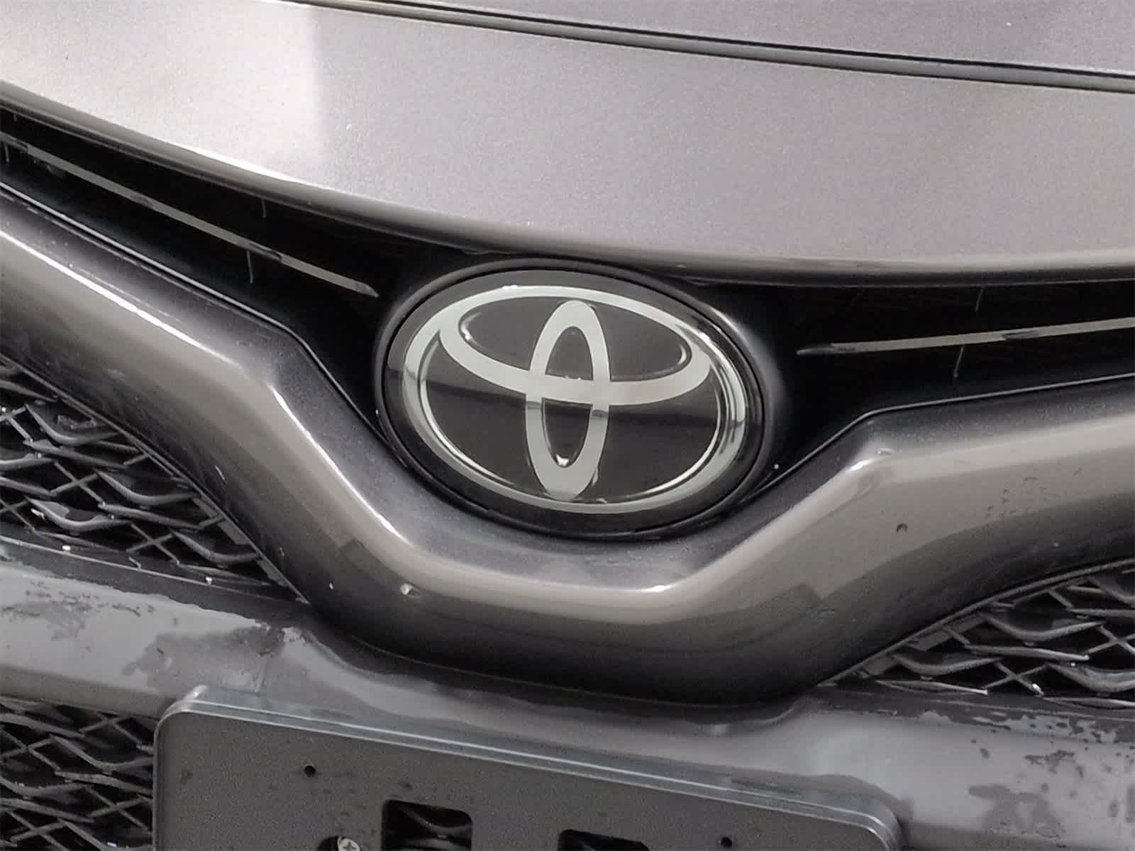 Thumbnail: 2019 Toyota Camry - 12