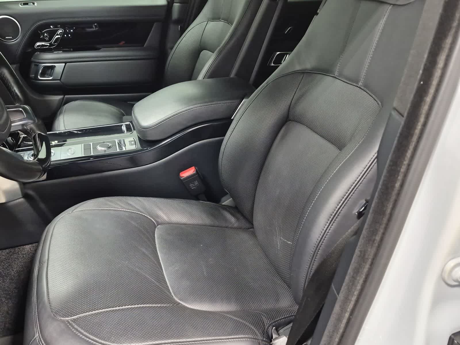Thumbnail: 2018 Land Rover Range Rover - 16