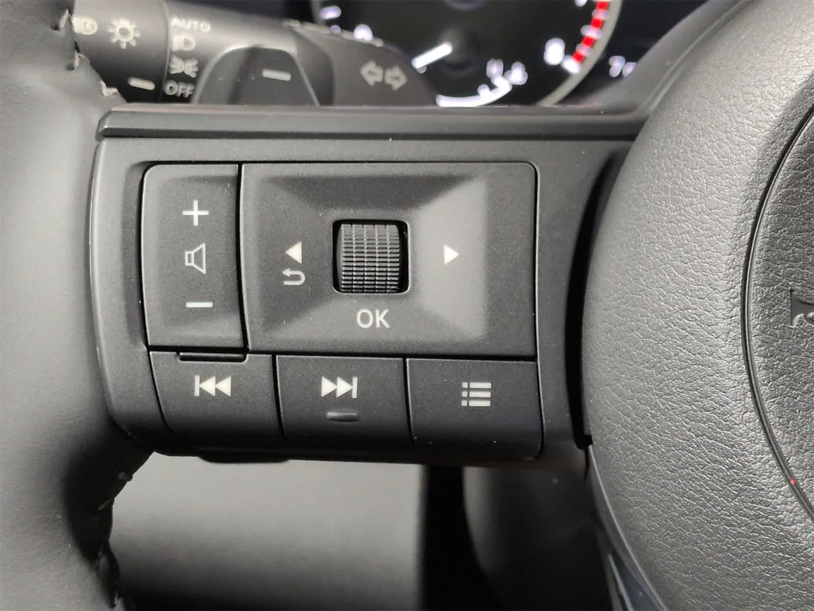 Thumbnail: 2025 Nissan Pathfinder - 24