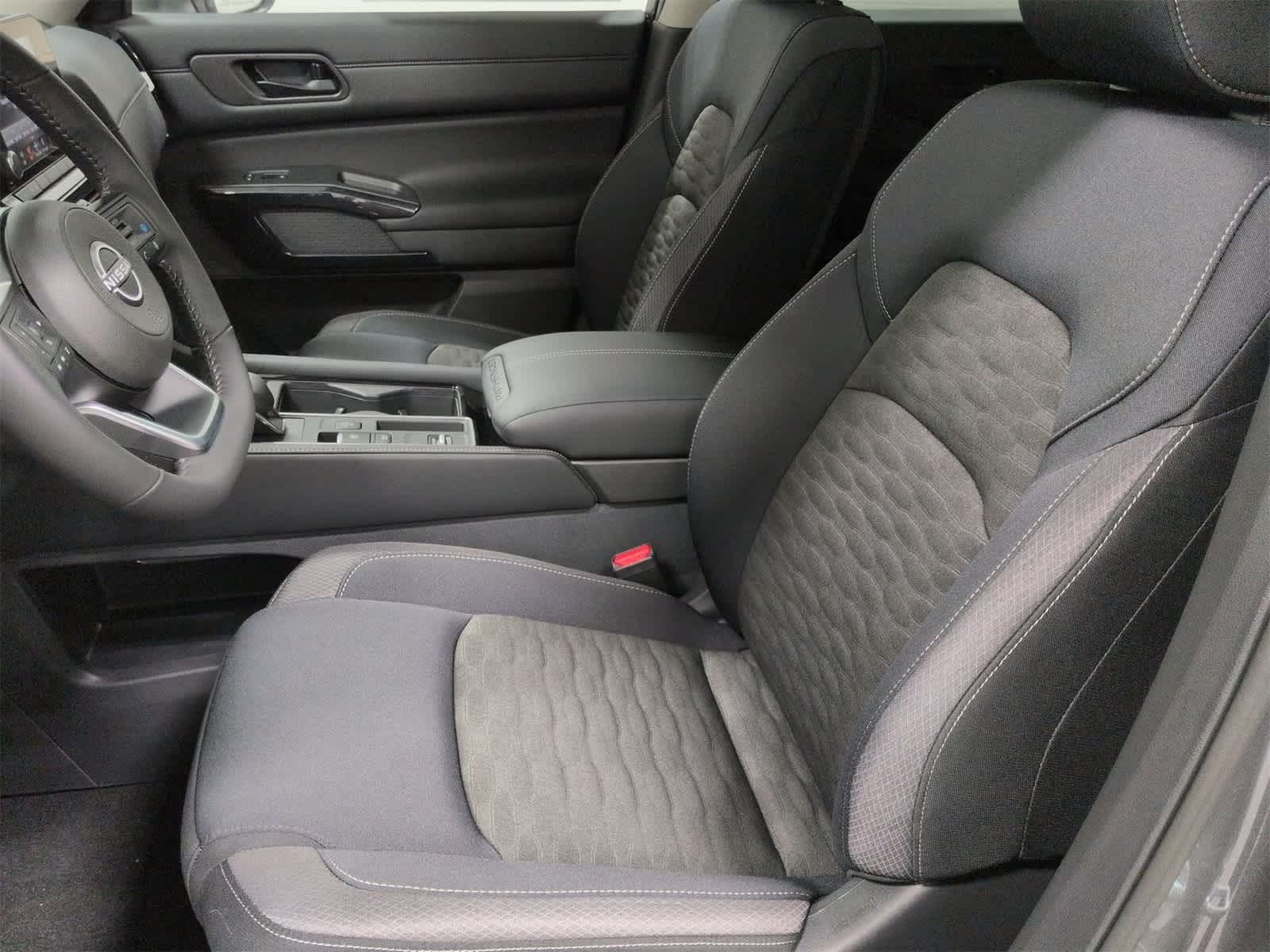 Thumbnail: 2025 Nissan Pathfinder - 8