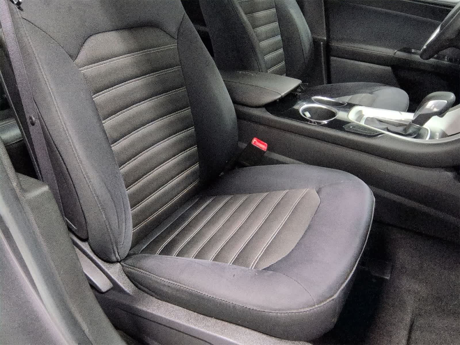 Thumbnail: 2013 Ford Fusion - 22