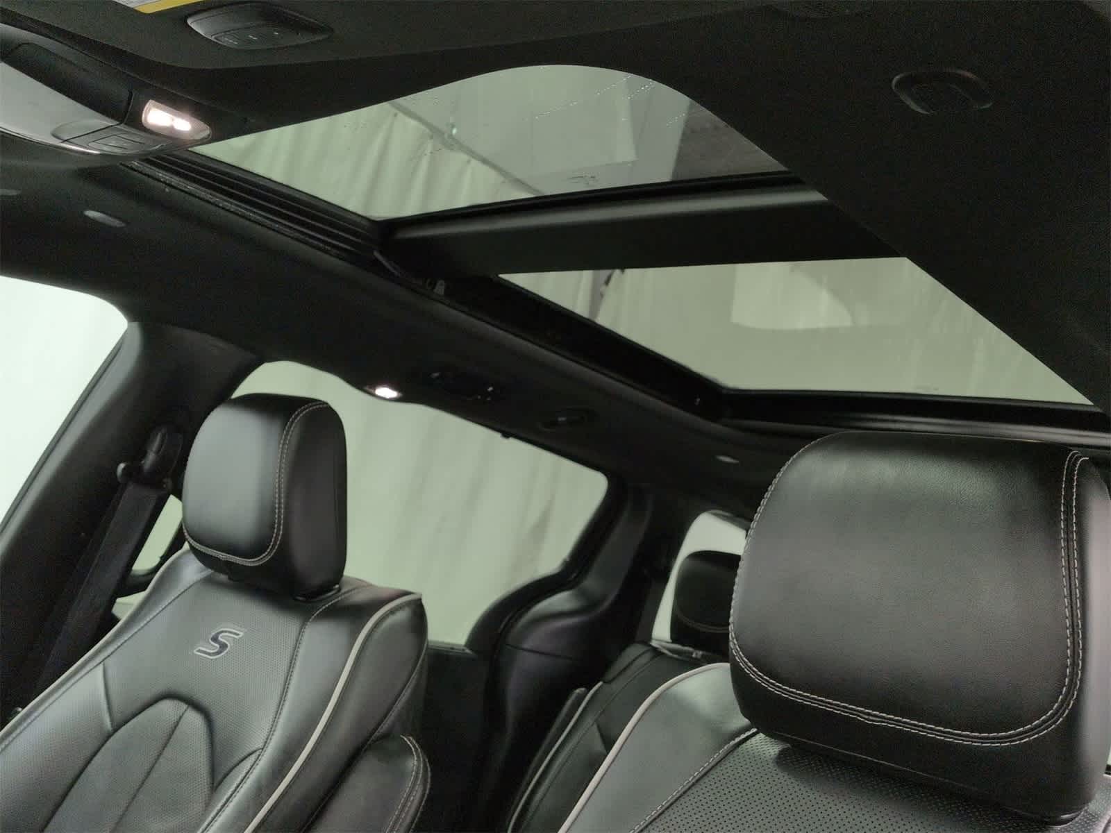 Thumbnail: 2025 Chrysler Pacifica - 20