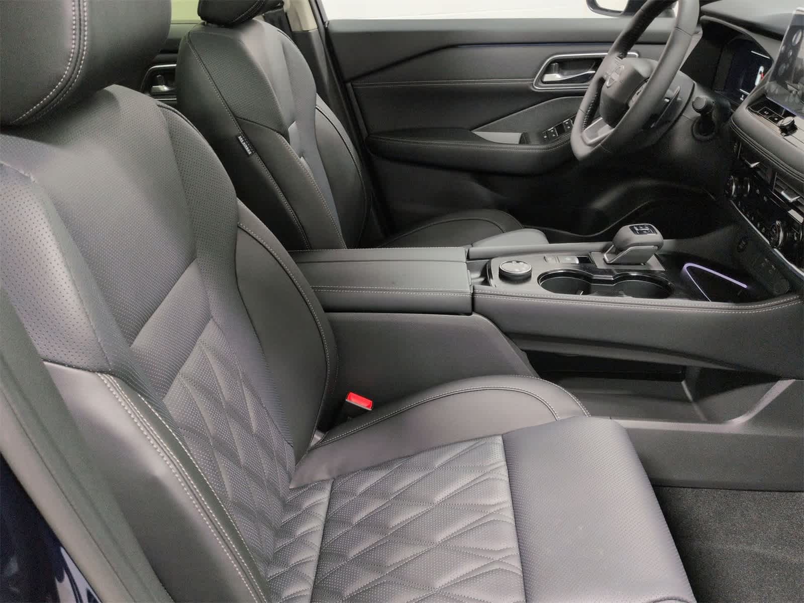 Thumbnail: 2026 Nissan Rogue - 24