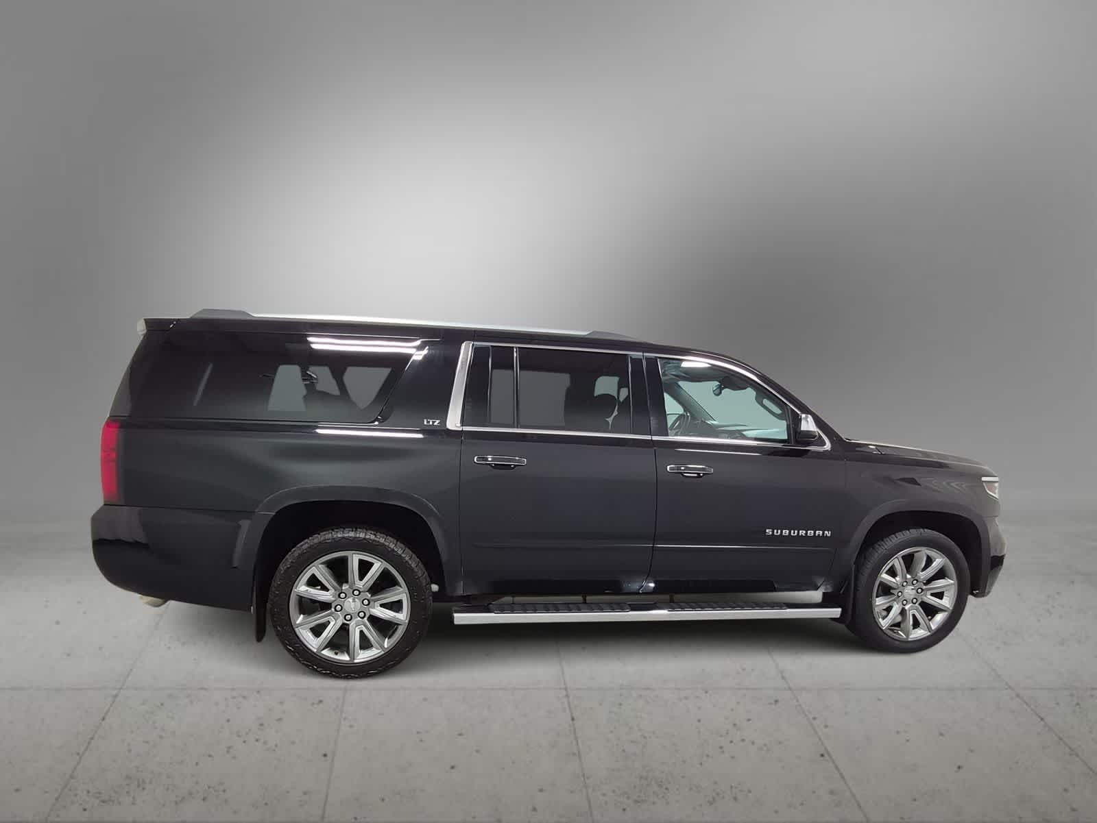 Thumbnail: 2016 Chevrolet Suburban - 8