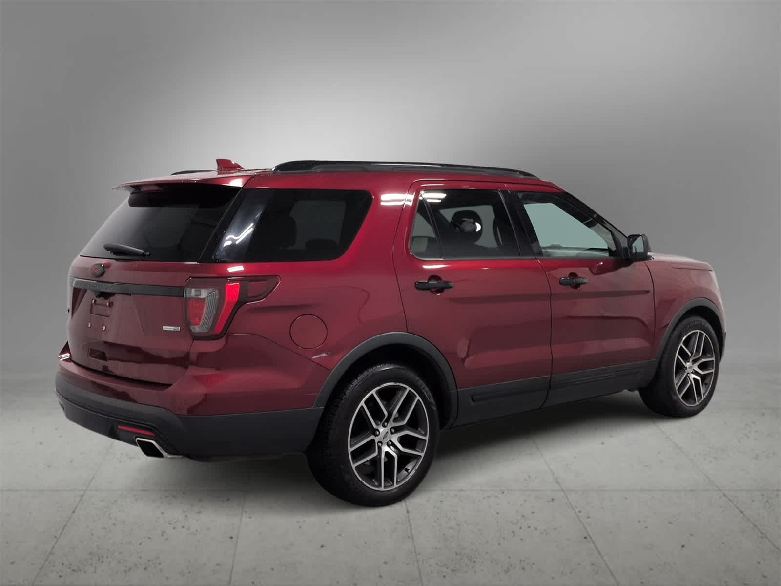 Thumbnail: 2016 Ford Explorer - 8