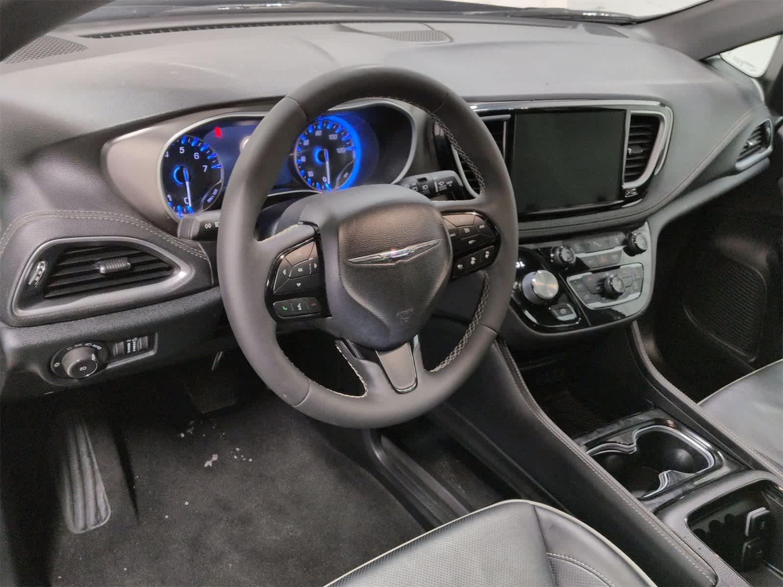 Thumbnail: 2025 Chrysler Pacifica - 10