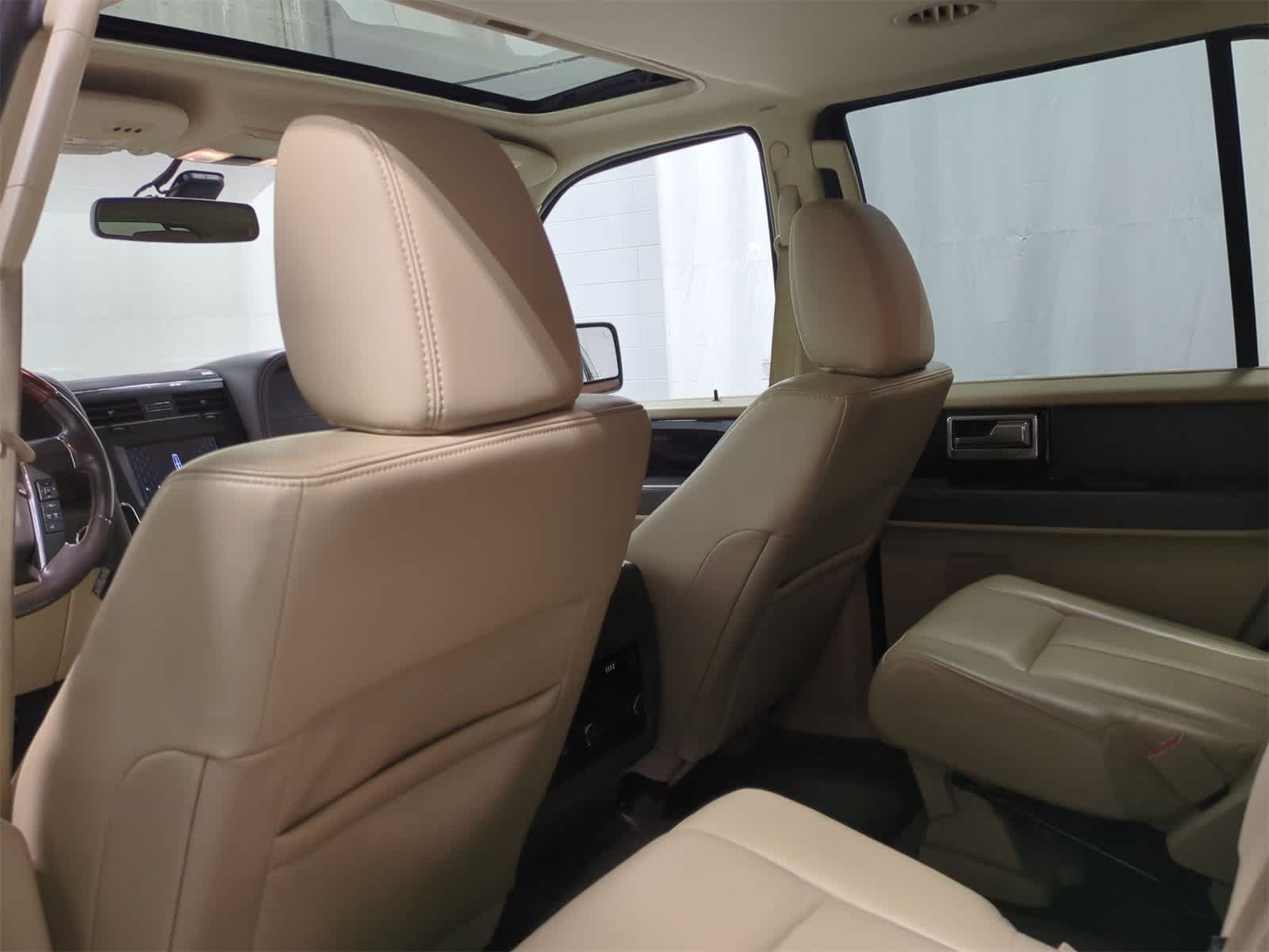 Thumbnail: 2017 Lincoln Navigator - 19