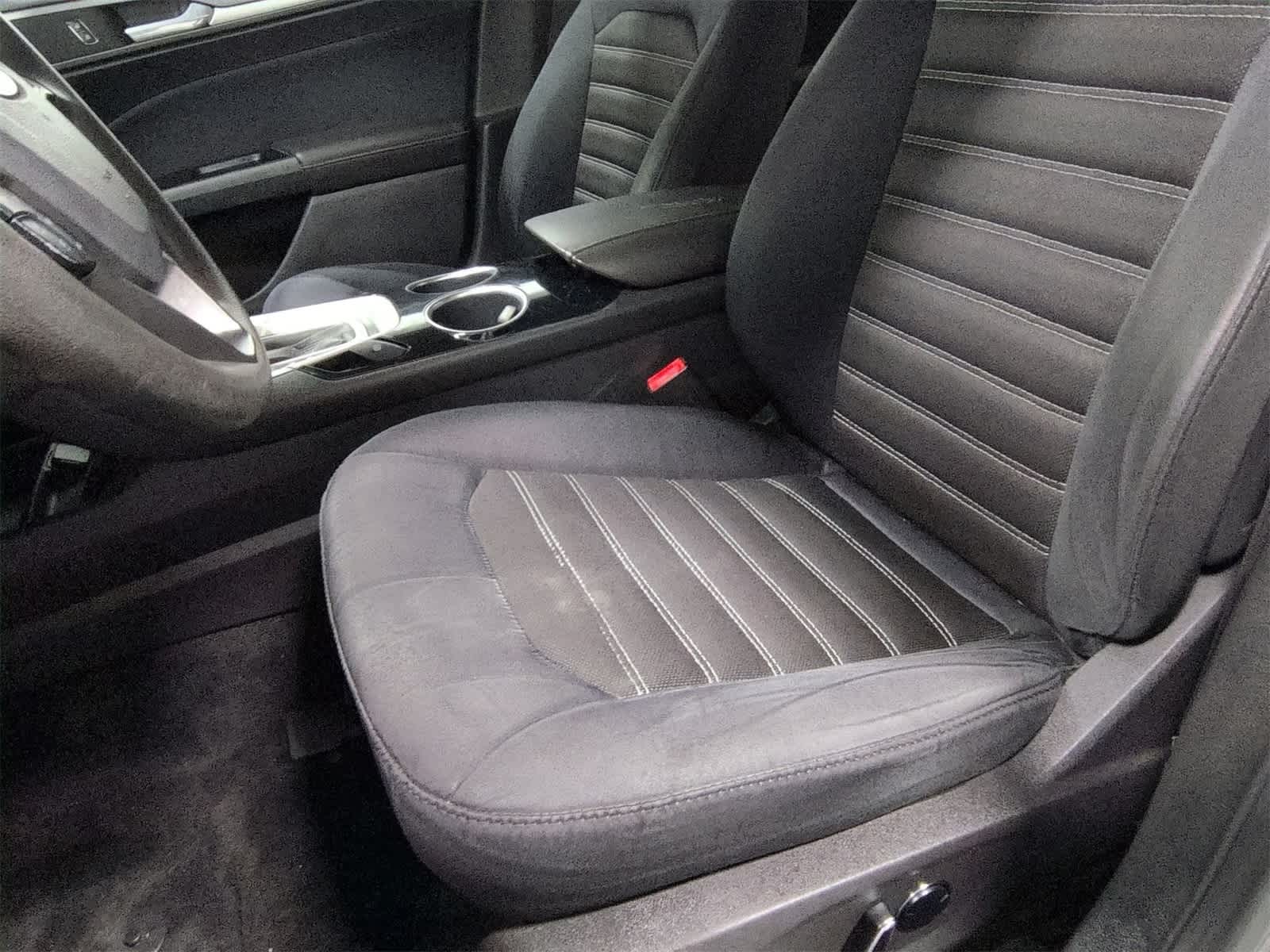 Thumbnail: 2013 Ford Fusion - 17