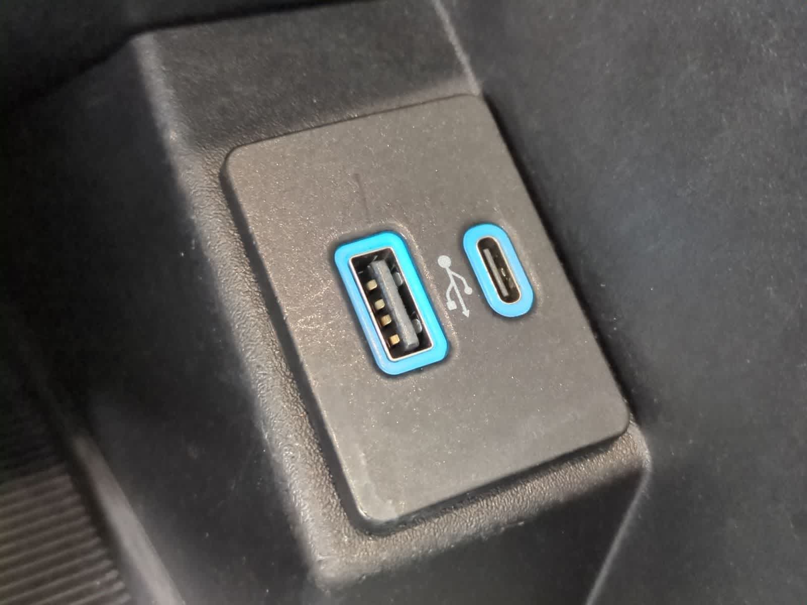 Thumbnail: 2022 Ford Edge - 29