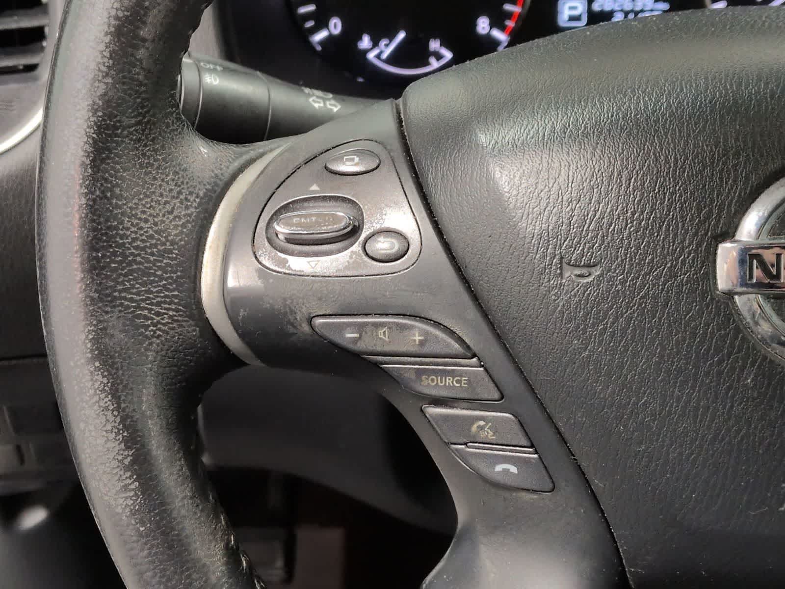 Thumbnail: 2014 Nissan Pathfinder - 25