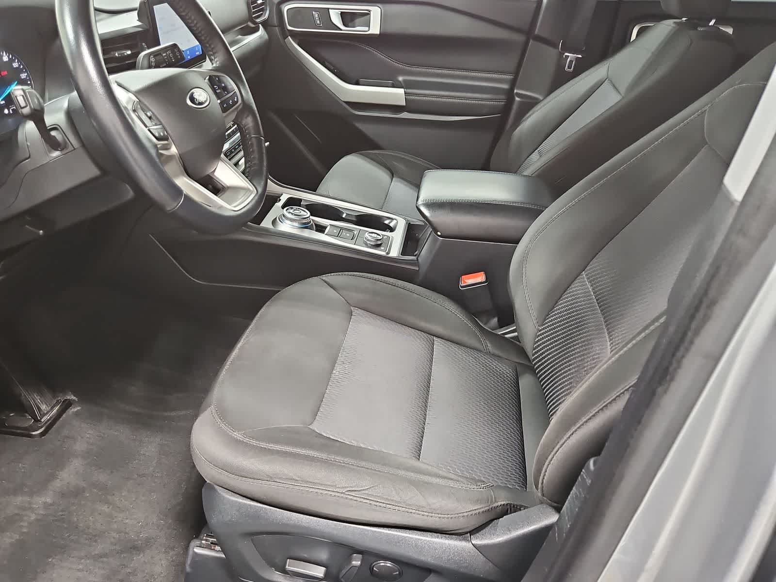 Thumbnail: 2022 Ford Explorer - 16