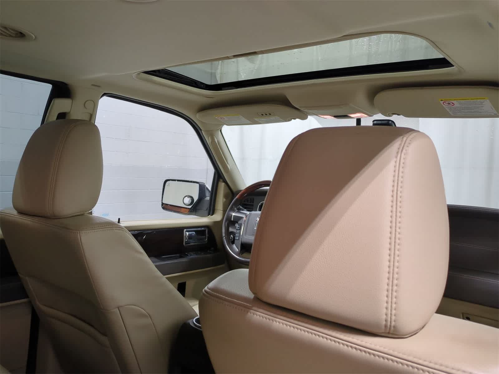 Thumbnail: 2017 Lincoln Navigator - 23