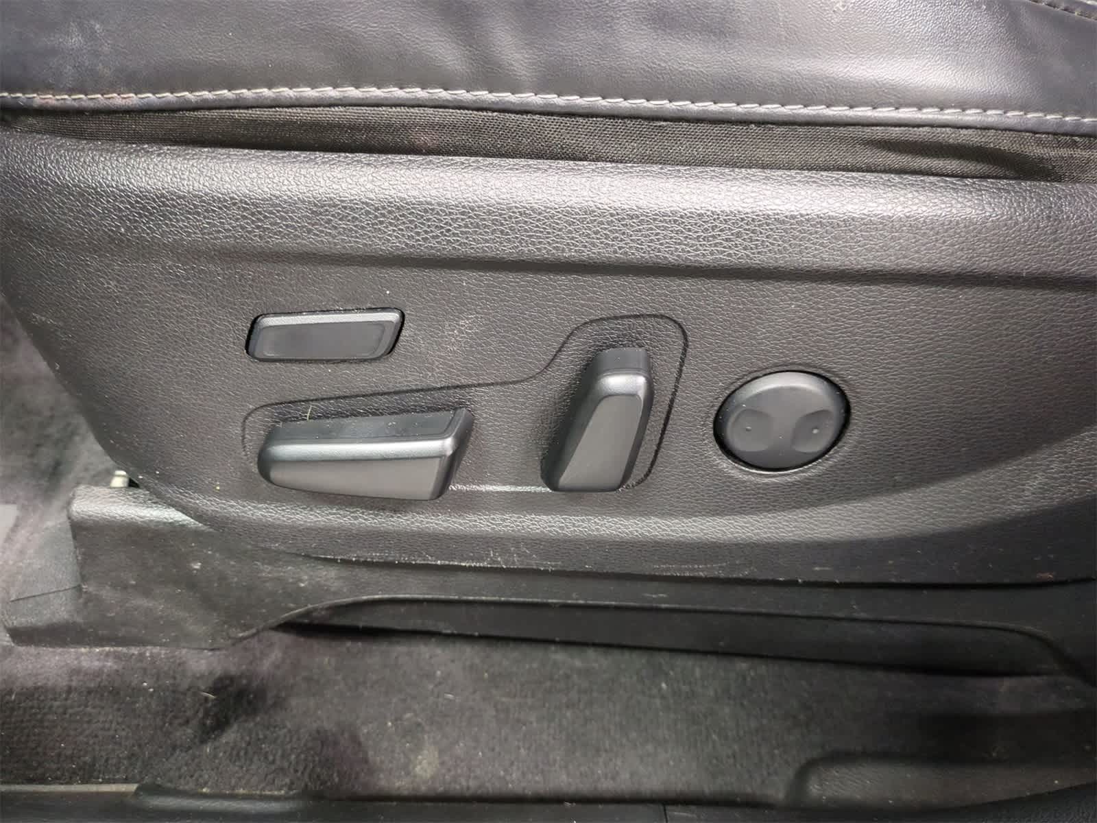 Thumbnail: 2021 Kia Telluride - 18