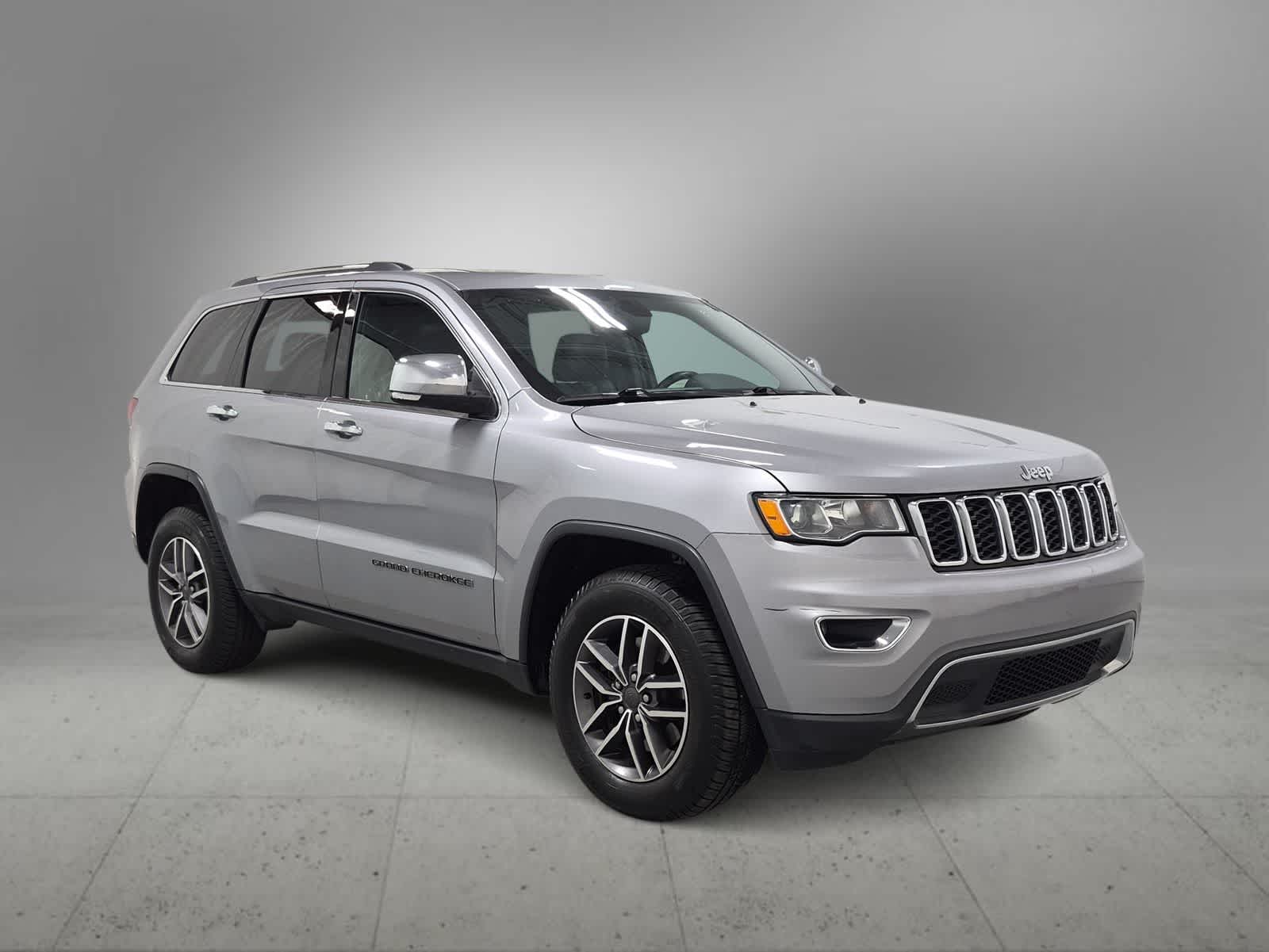 Used 2021 Jeep Grand Cherokee Limited with VIN 1C4RJFBG8MC670109 for sale in Farmington, MI