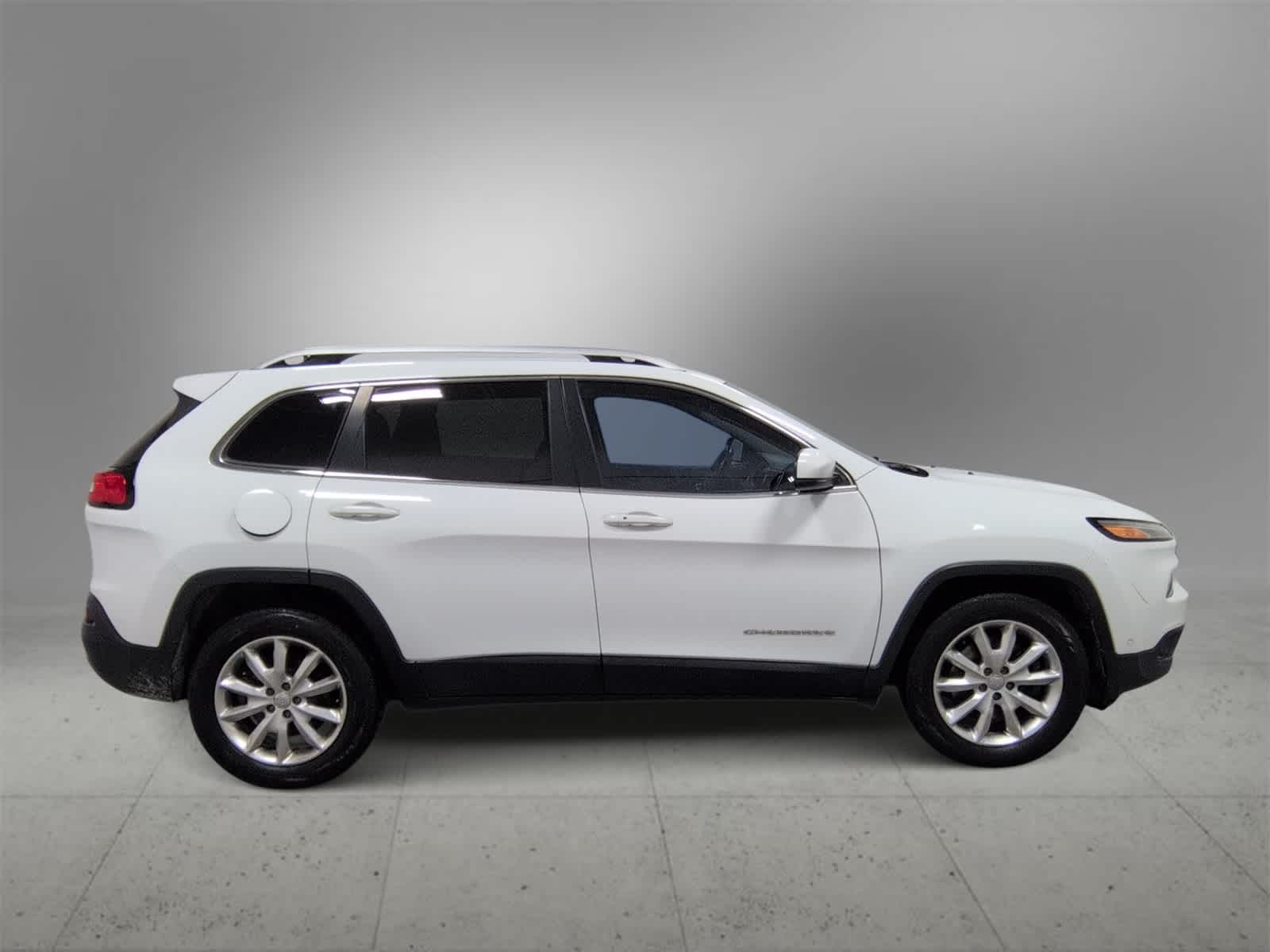 Thumbnail: 2016 Jeep Cherokee - 9