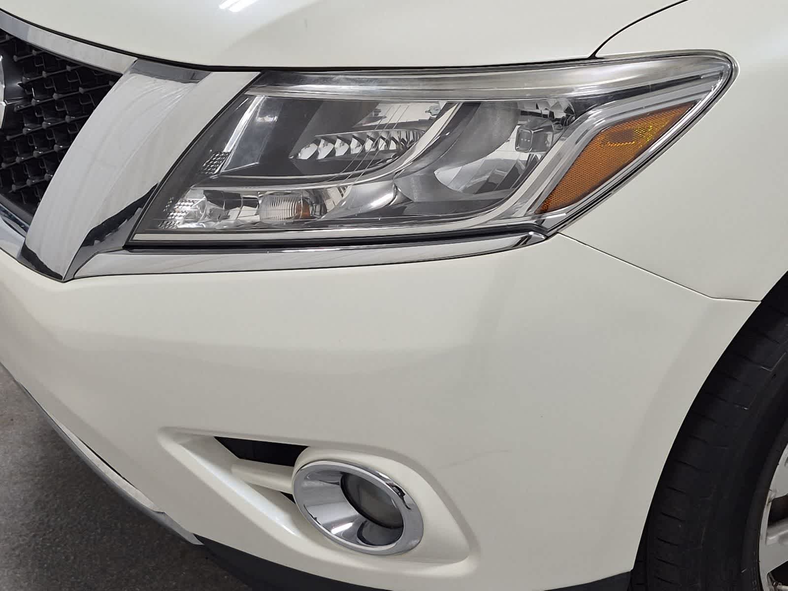 Thumbnail: 2015 Nissan Pathfinder - 18