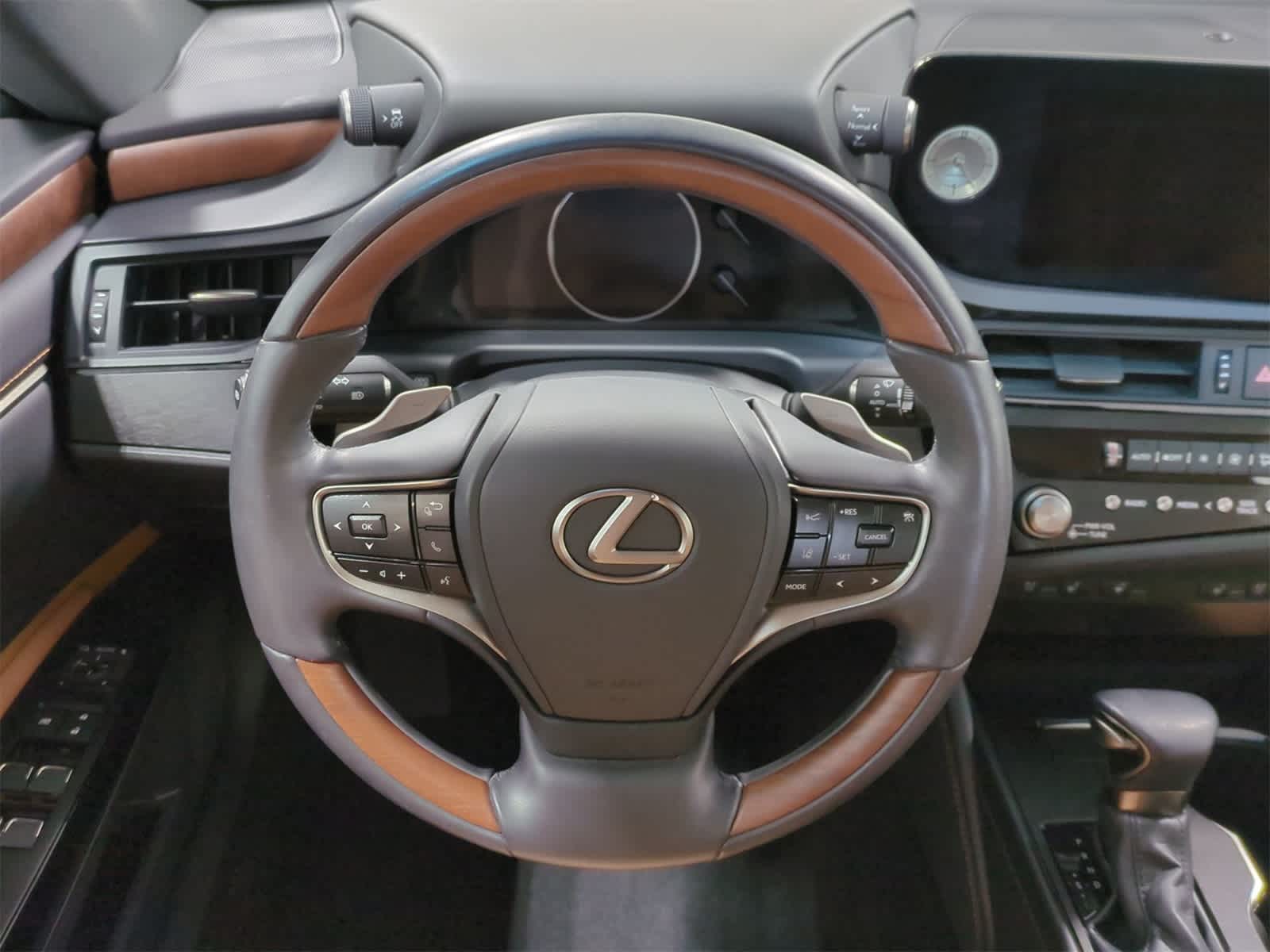 Thumbnail: 2023 Lexus ES - 25