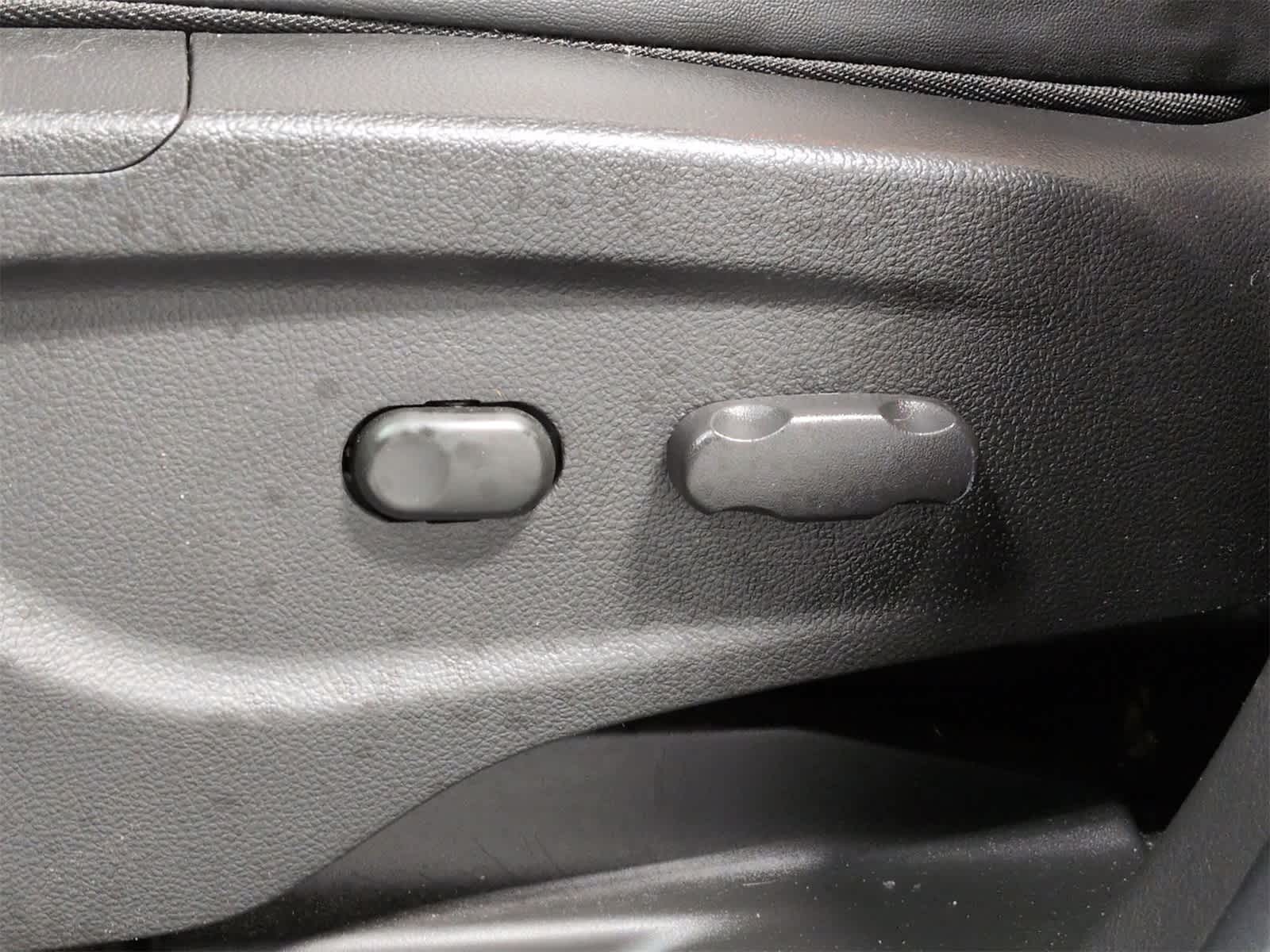 Thumbnail: 2019 Buick Encore - 18