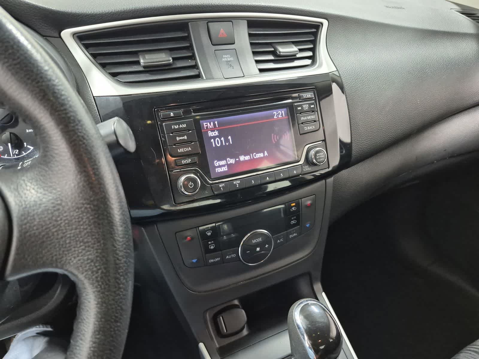 Thumbnail: 2018 Nissan Sentra - 34