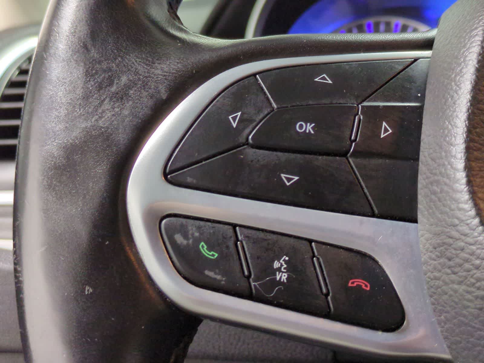 Thumbnail: 2022 Chrysler 300 - 23