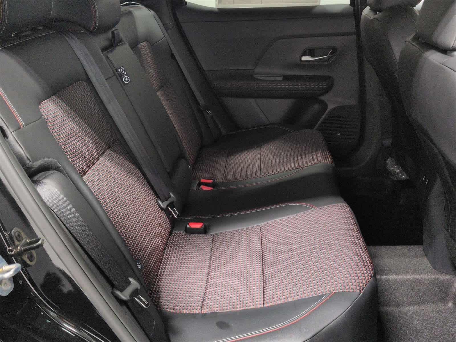 Thumbnail: 2025 Nissan Kicks - 21