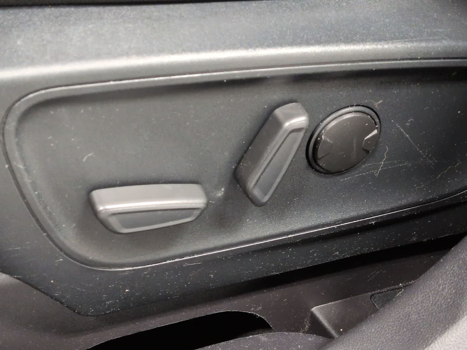 Thumbnail: 2020 Ford Escape - 18