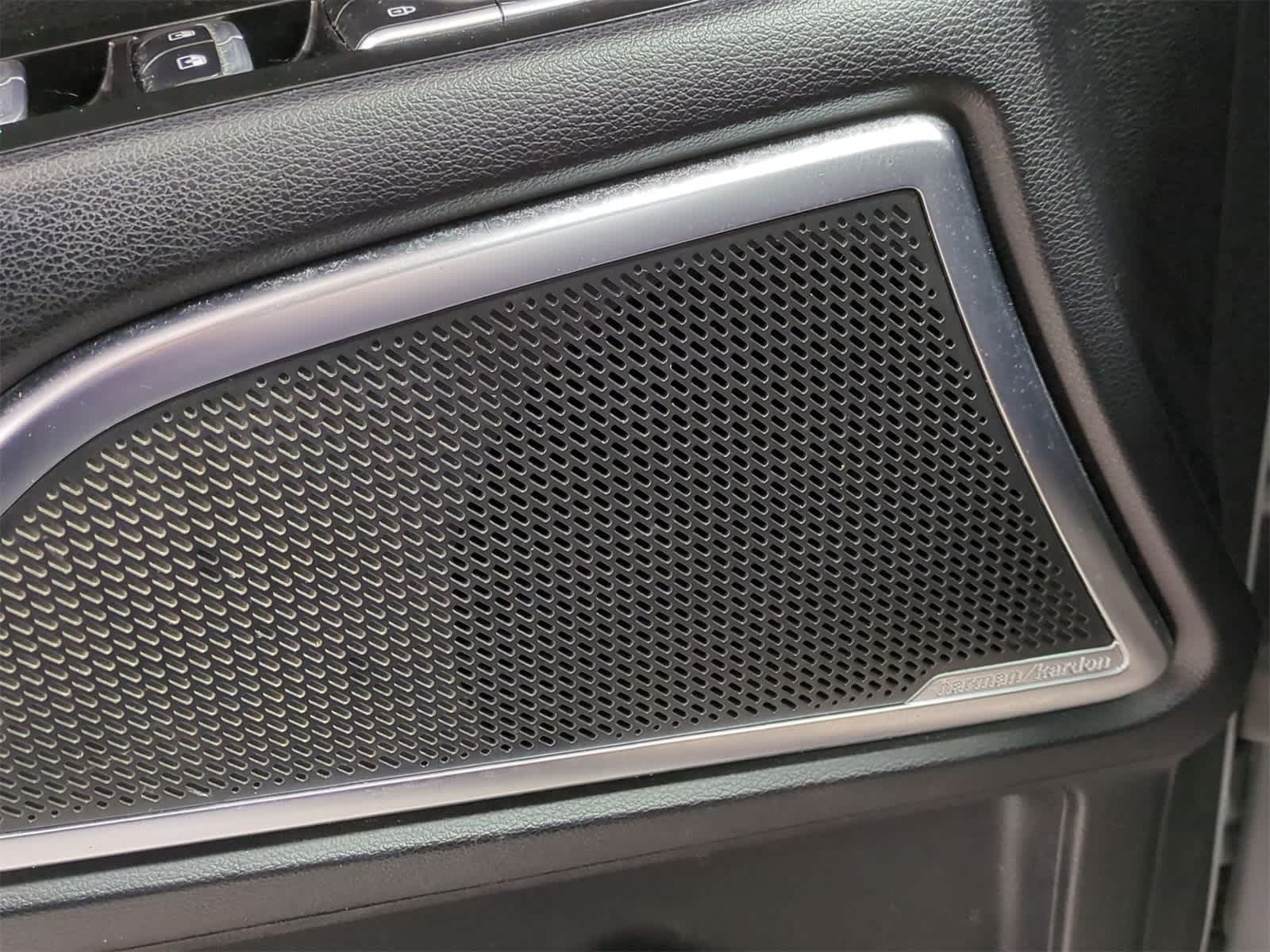 Thumbnail: 2021 Kia Telluride - 32