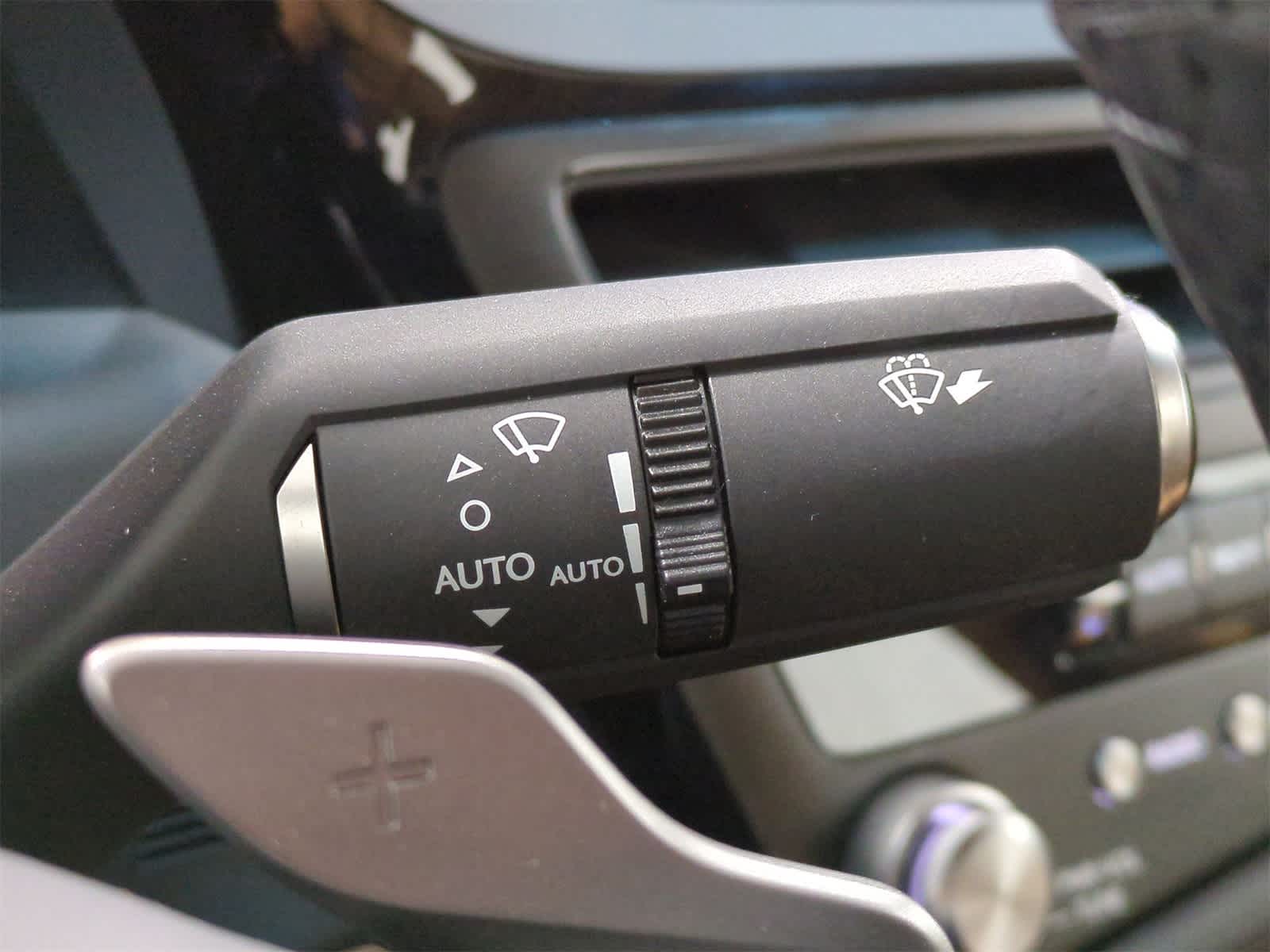 Thumbnail: 2023 Lexus ES - 28