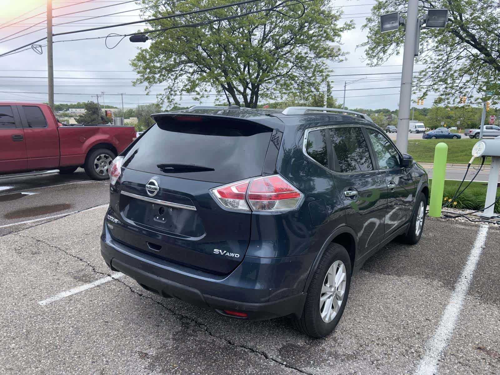 Used 2016 Nissan Rogue SV with VIN 5N1AT2MV7GC869566 for sale in Farmington, MI