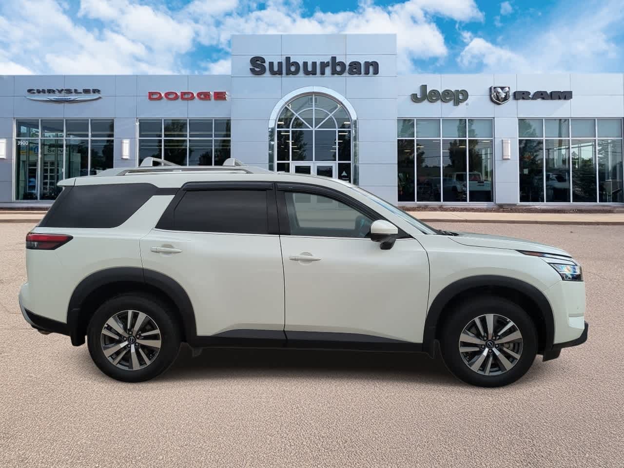 Thumbnail: 2024 Nissan Pathfinder - 9