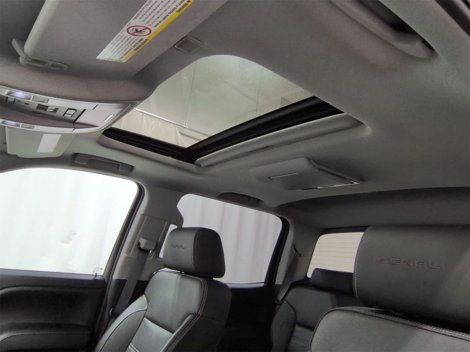 Thumbnail: 2015 GMC Sierra 2500 - 19