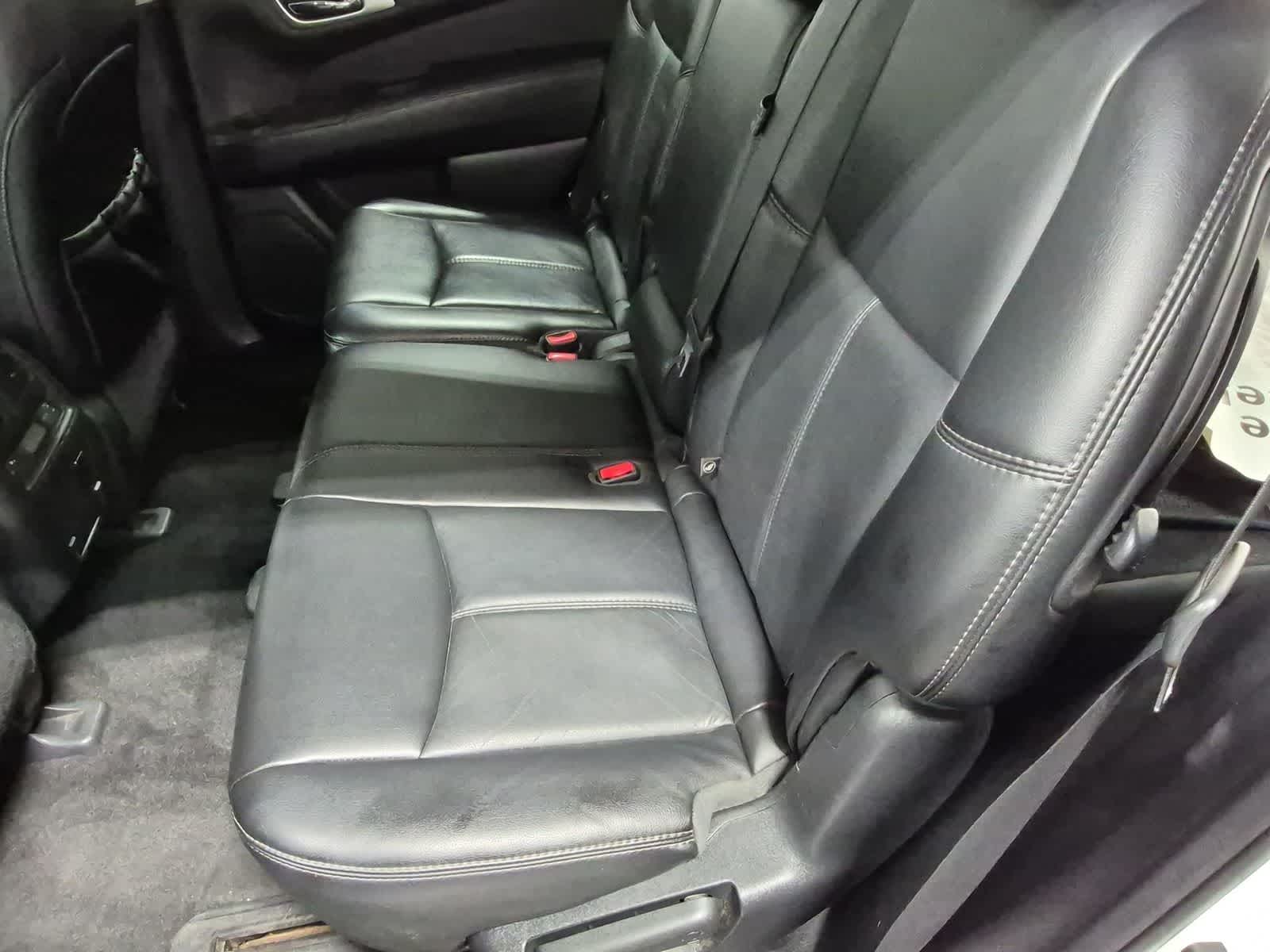 Thumbnail: 2015 Nissan Pathfinder - 26