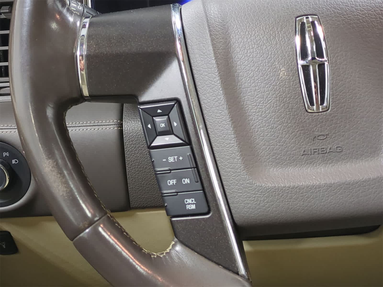 Thumbnail: 2017 Lincoln Navigator - 26
