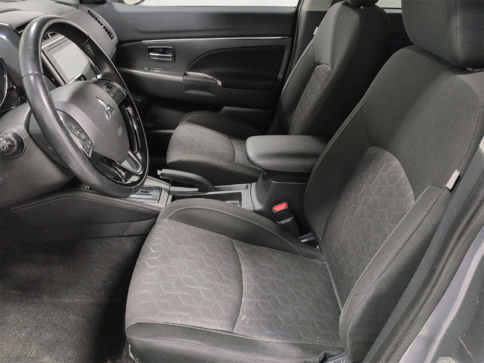 Thumbnail: 2020 Mitsubishi Outlander Sport - 17