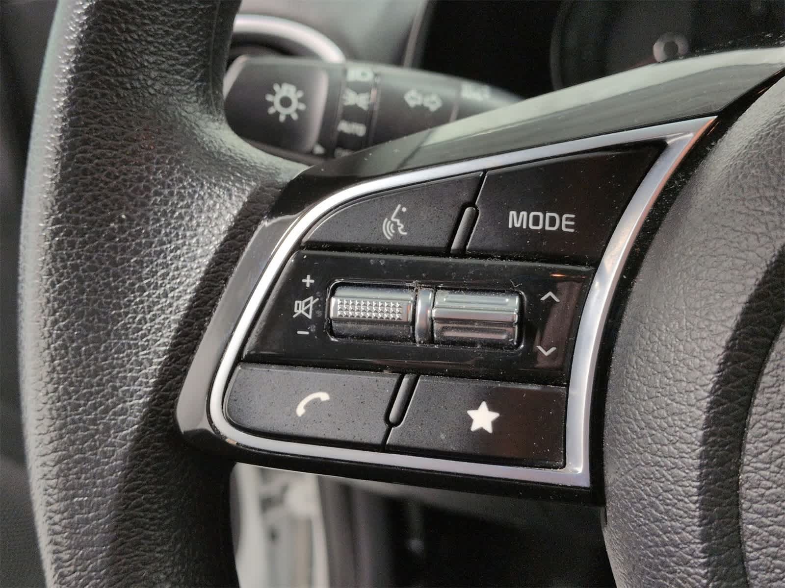 Thumbnail: 2023 Kia Forte - 24