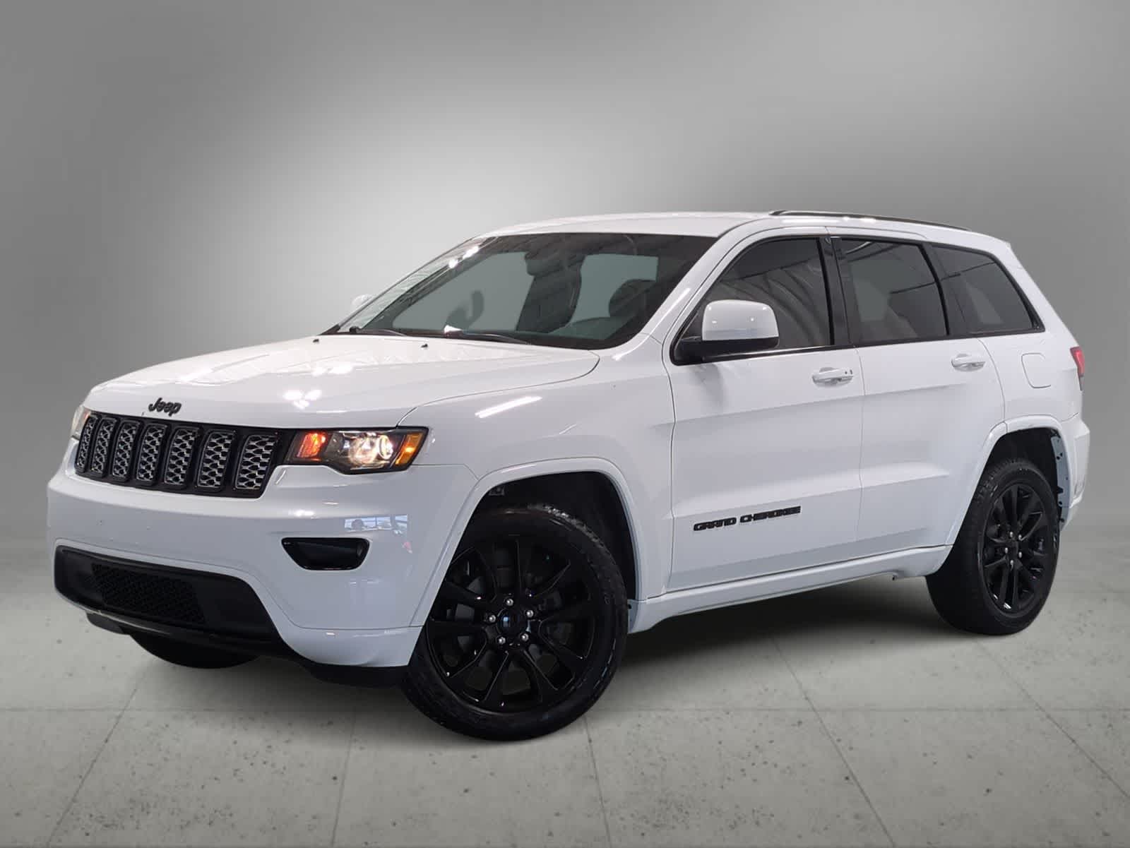 2018 Jeep Grand Cherokee Altitude 4WD's photo