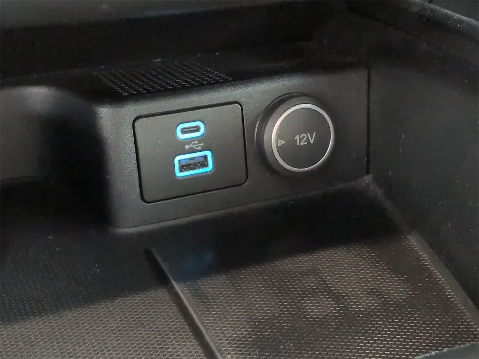 Thumbnail: 2020 Ford Escape - 31