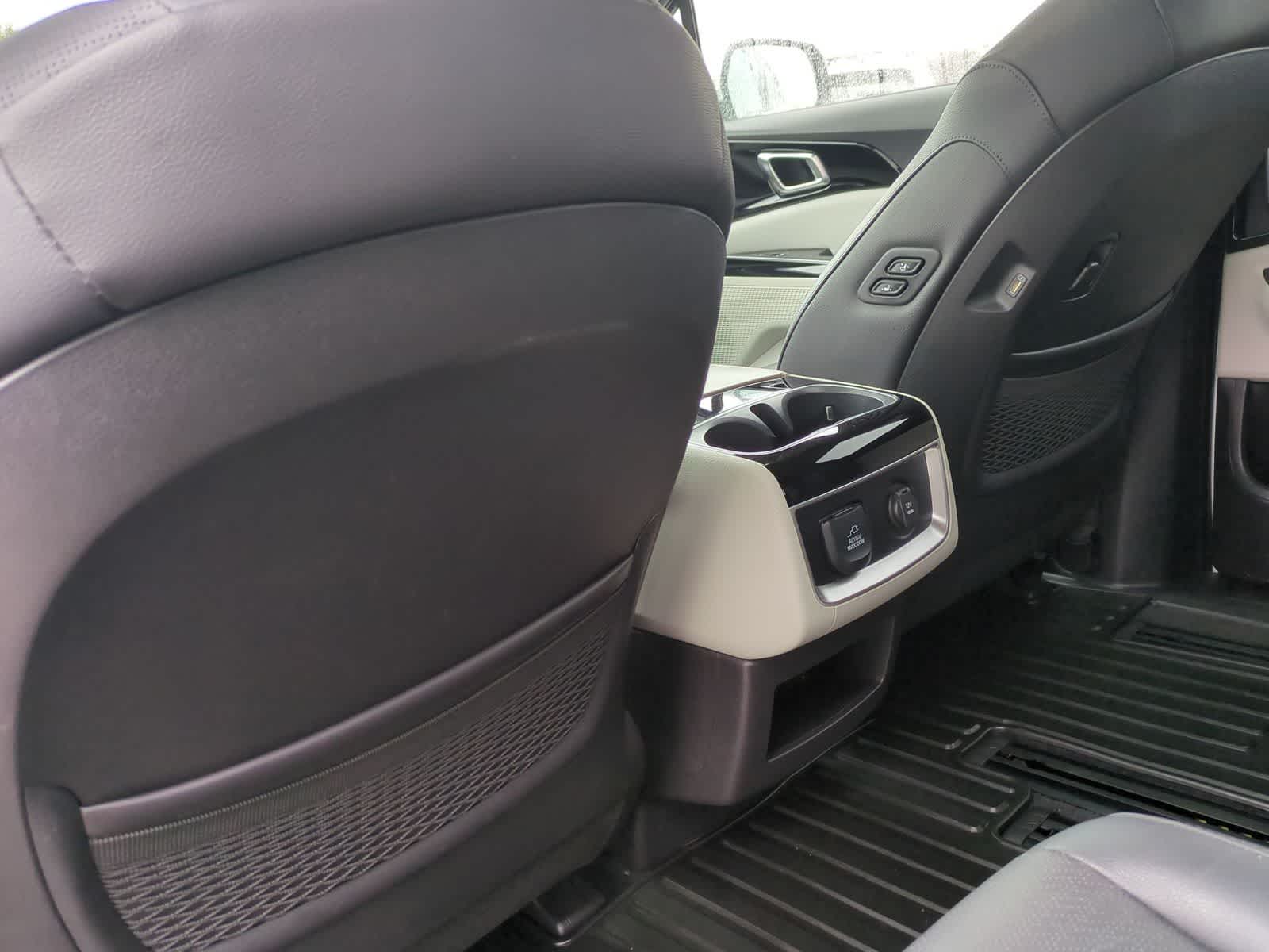 Thumbnail: 2023 Kia Carnival - 19