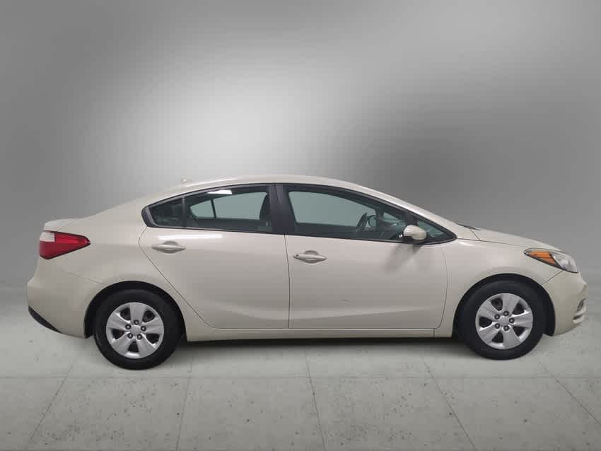 Thumbnail: 2015 Kia Forte - 9